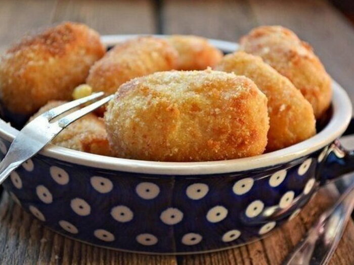 Картофельные крокеты с грибами и сыром: рецепт дня