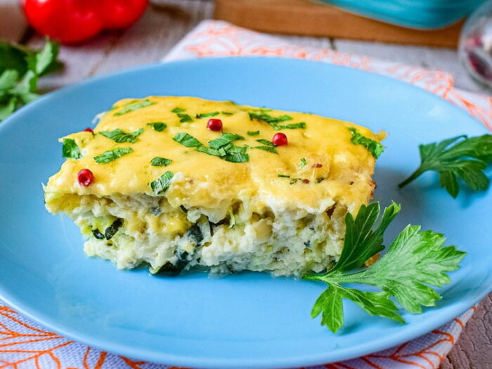 Рецепт легкой запеканки из кабачков с курицей и сыром