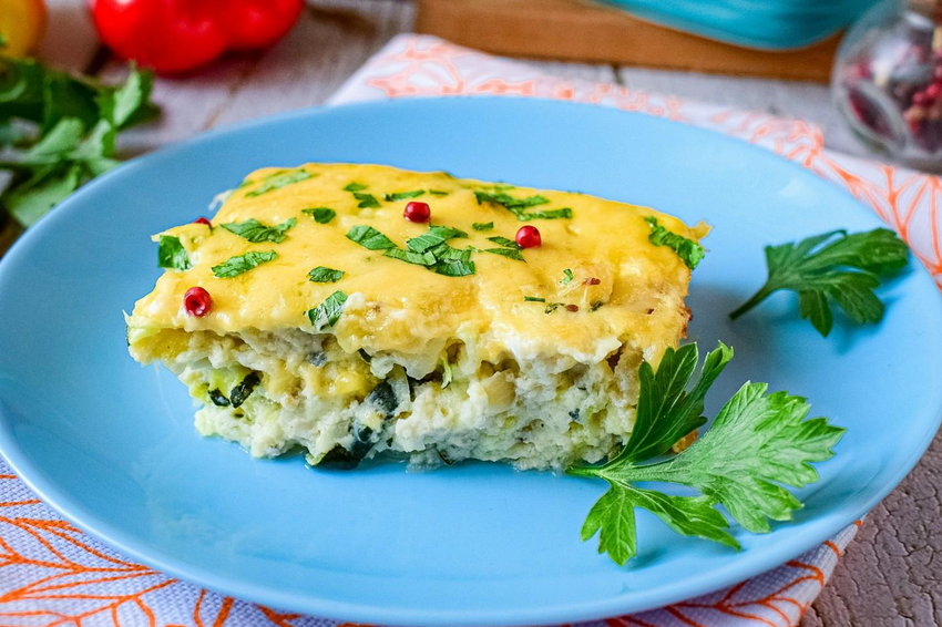 Рецепт легкой запеканки из кабачков с курицей и сыром