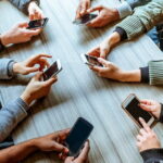 Почему не нужно слишком много времени проводить со смартфоном
