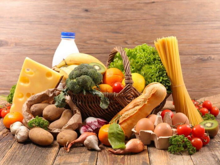 10 лайфхаков, которые продлят срок хранения продуктов питания