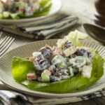 Как приготовить салат Вальдорф с курицей и виноградом