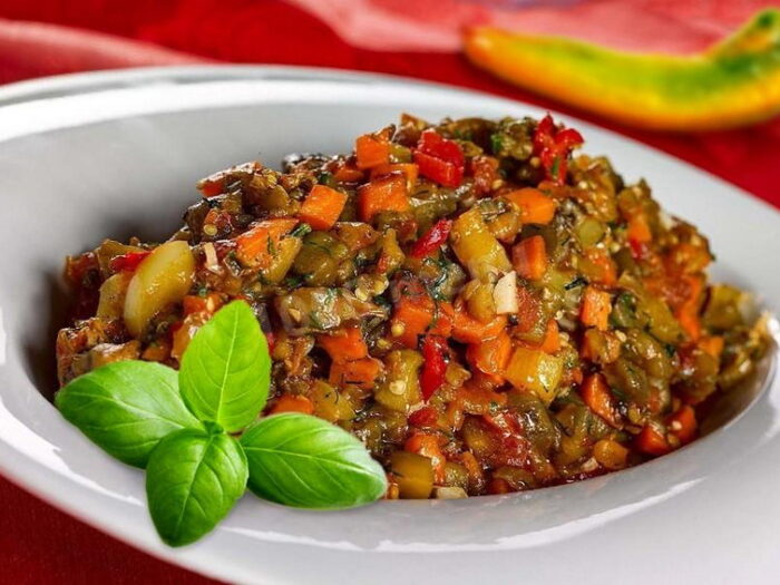 Баклажанная икра кусочками
