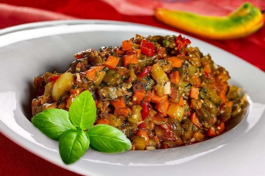 Баклажанная икра кусочками
