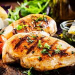 Как приготовить сочную куриную грудку