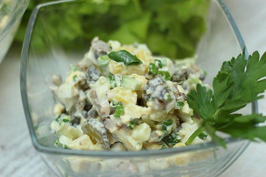 Рецепт салата с шампиньонами