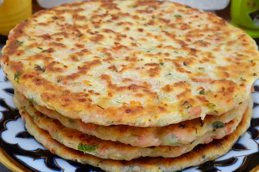 Рецепт лепешек с колбасой и сыром