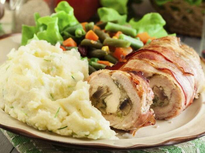 Как приготовить вкусные куриные рулетики в духовке