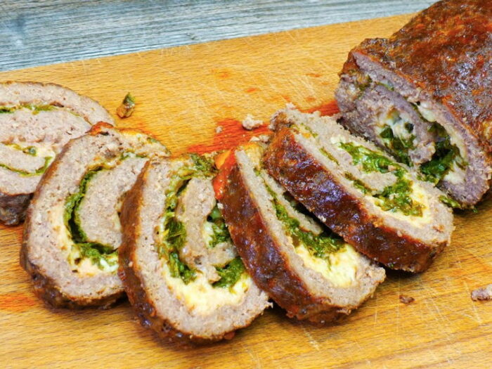 Рецепт мясного рулета с начинкой