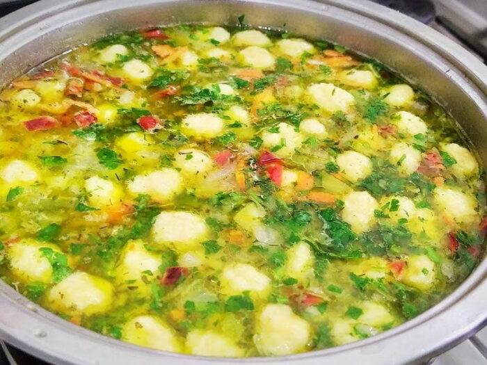 Рецепт легкого супа с клецками