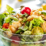 Креативные и очень вкусные салаты с помидорами