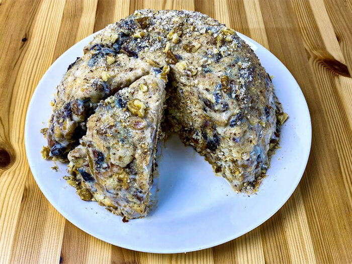 Полезный торт с орехами, семечками, сухофруктами и тыквой без выпечки