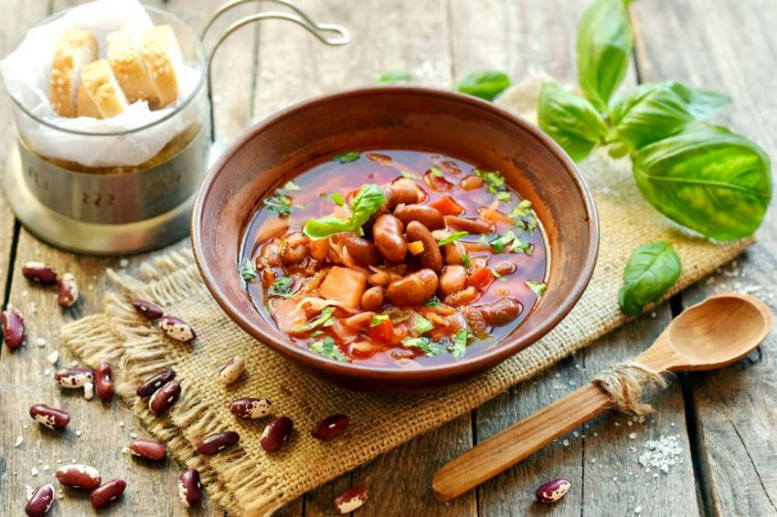 Суп из красной фасоли с мясом