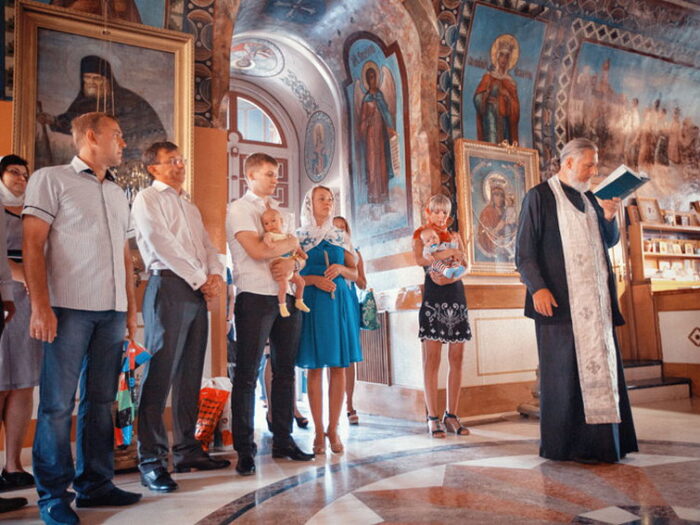 Как женщине одеваться в церковь, в храм