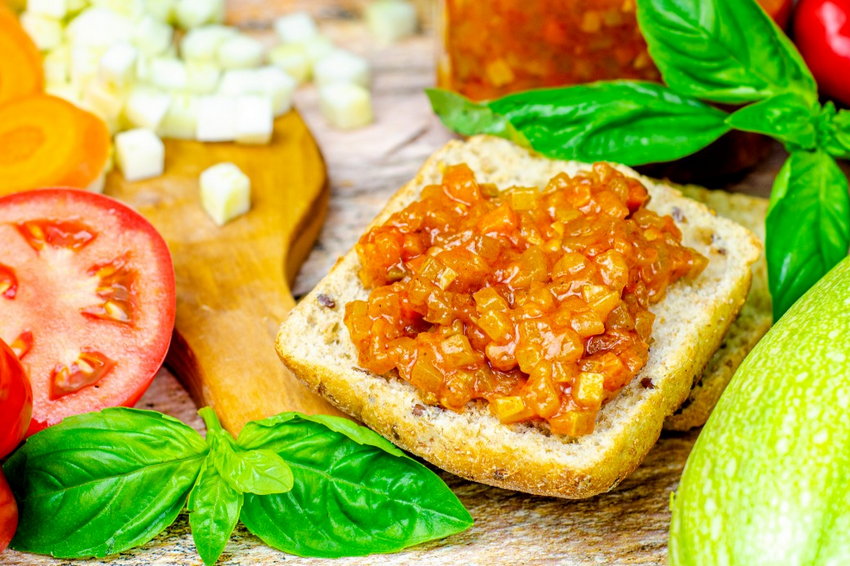 Острая закуска из кабачков