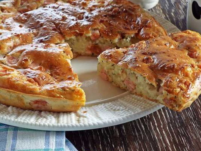 Как приготовить пирог с ветчиной и сыром