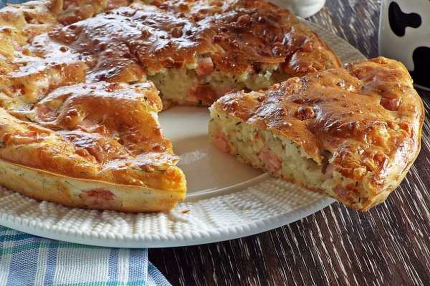 Как приготовить пирог с ветчиной и сыром