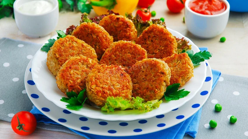 Котлеты из овсяных хлопьев с картошкой (рецепт)