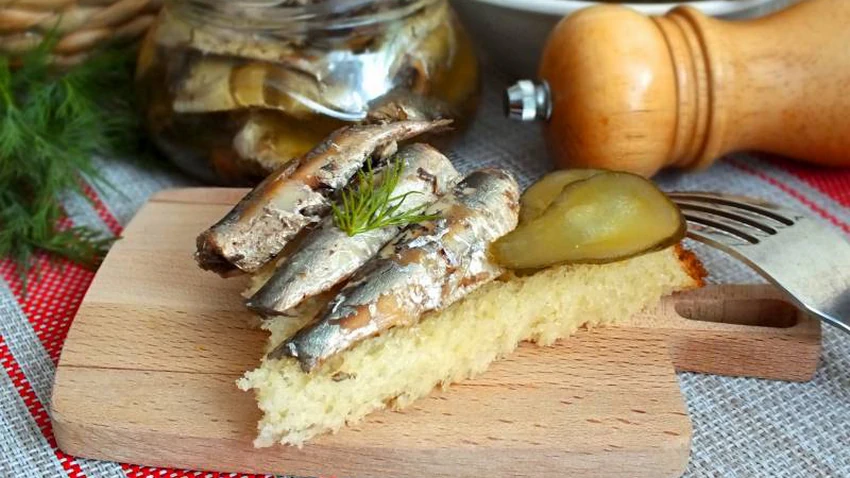Домашние шпроты из обычной кильки: в разы дешевле и вкуснее