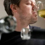Как избежать похмелья и можно ли от него быстро избавиться