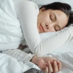 Вот почему ты просыпаешься по ночам в одно и то же время?
