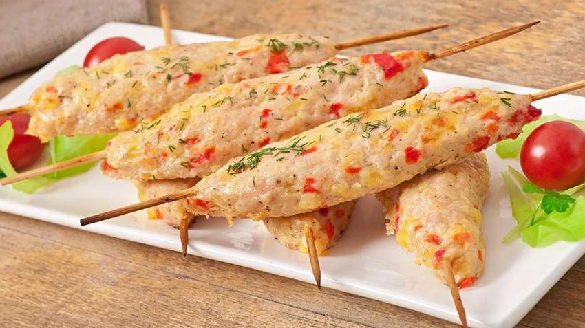 Восточная кухня. Рецепт вкусного блюда люля-кебаб из свинины и курицы