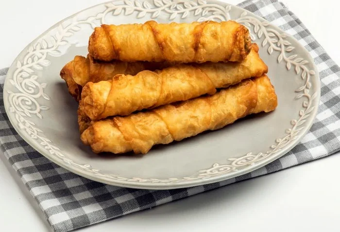 Вкуснейший перекус: рецепт буреков с сыром и зеленью