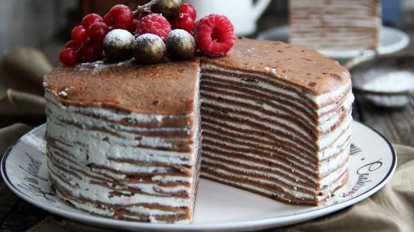 Вкусно и очень просто: рецепт торта из шоколадных блинчиков