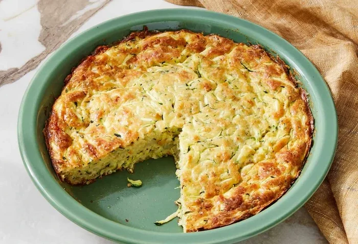Легкий куриный пирог с кабачком: простой рецепт очень вкусного сезонного блюда