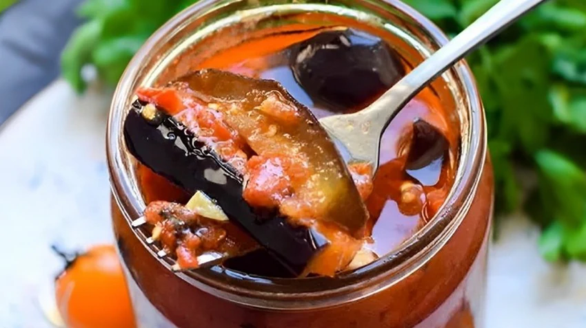 Вкуснейшая закуска на зиму: рецепт баклажанов в остром соусе