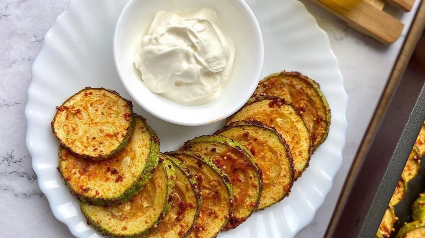 Жареные острые кабачки с чесноком и мятой: оригинальный рецепт