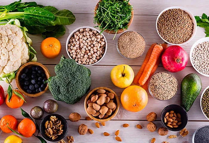 Какие продукты могут облегчить вздутие живота: вот что можно есть